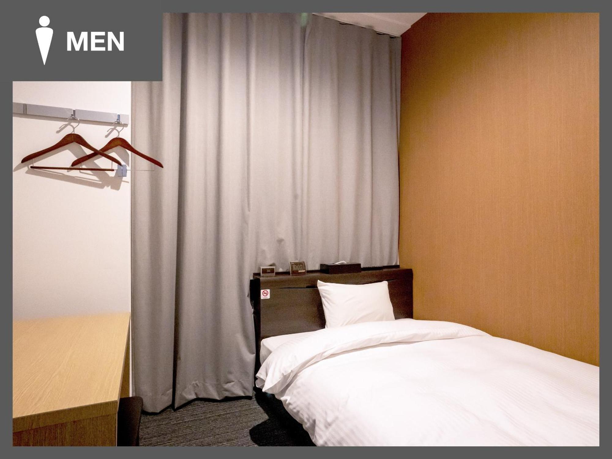 R9 Hostel Tochigi Ekimae - Male Only Екстер'єр фото